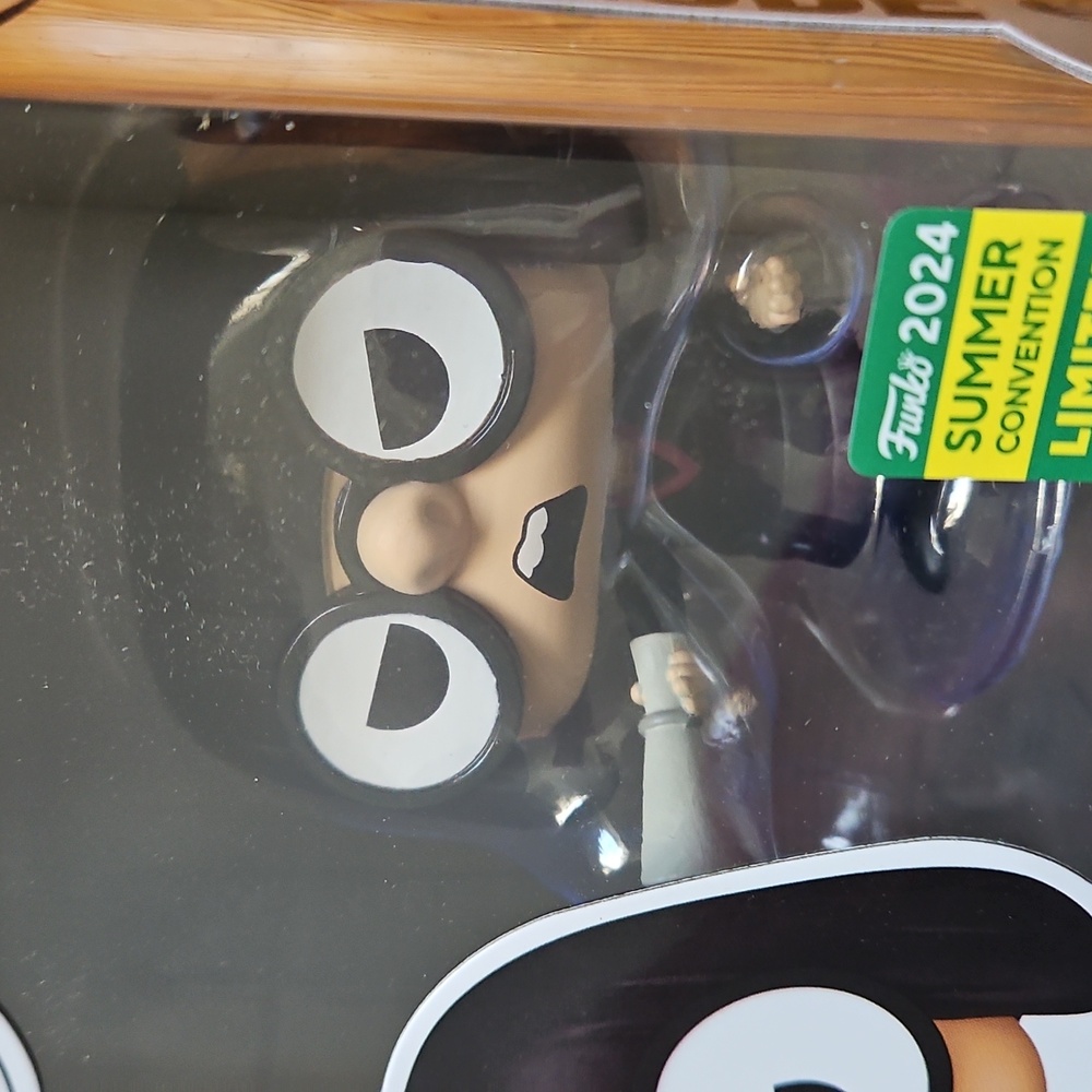 Funko POP! Edna Mode #1452: 2024 SDCC SHARED EXCLUSIVE - Picture 9 of 9